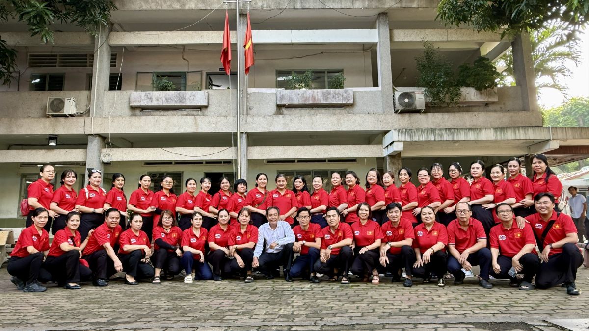 Sinh hoạt chuyên đề tại Đền tưởng niệm các Vua Hùng và Đền tưởng niệm Bến Nọc